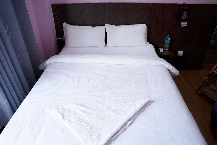 Room 6 of 27