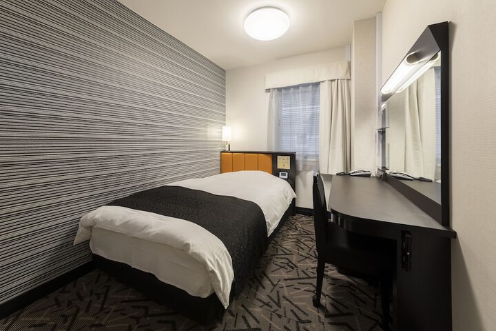 Room 13 of 62