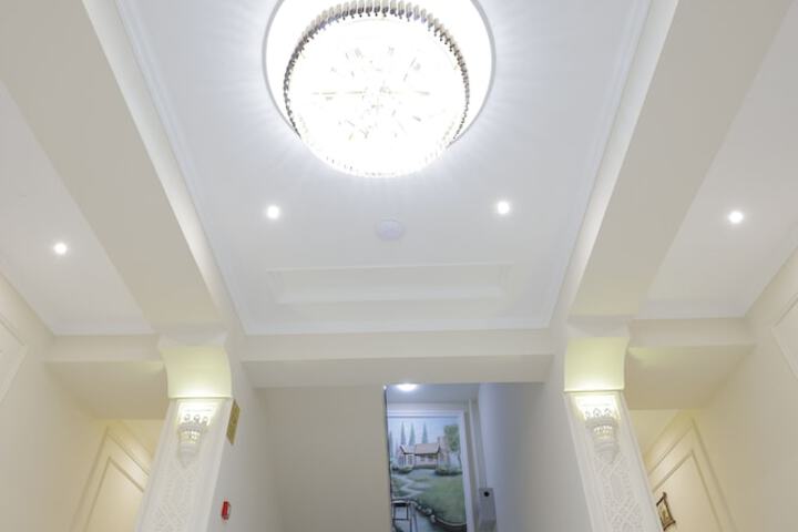 Ballroom/Hall 5 of 7