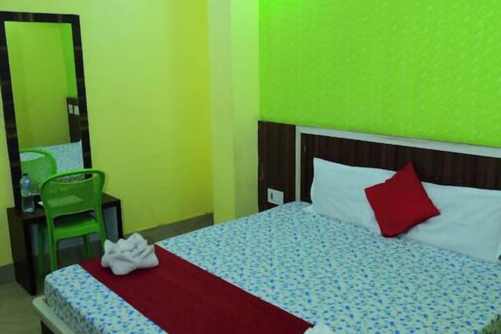 Room 13 of 23