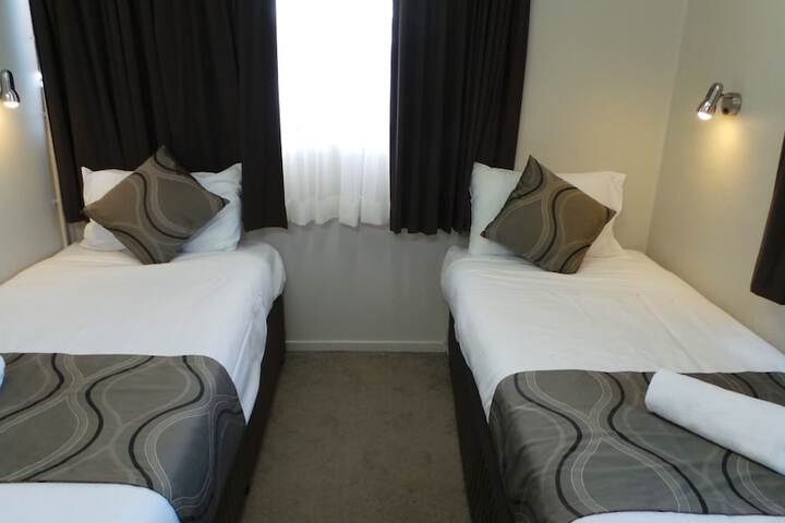 Room 5 of 64
