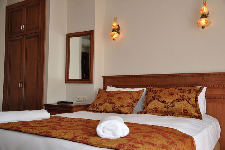 Room 5 of 26