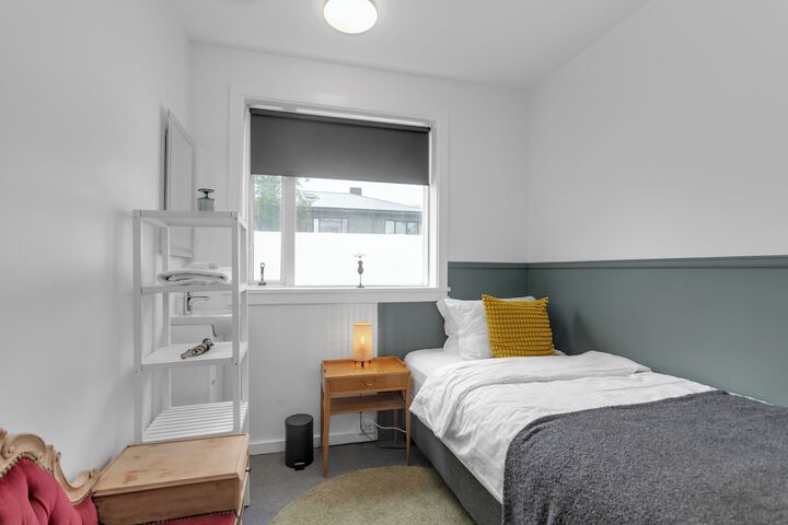 Room 32 of 52