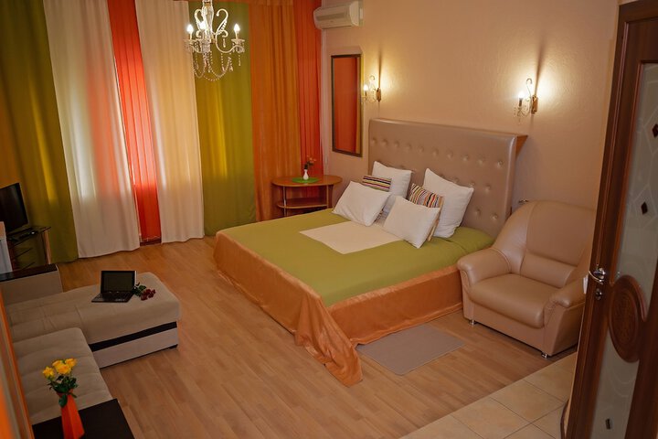 Room 50 of 78