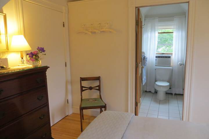 Room 22 of 34