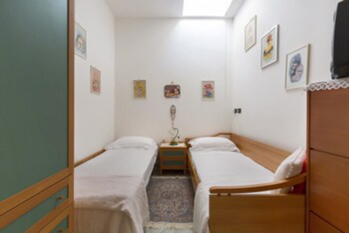 Room 20 of 29