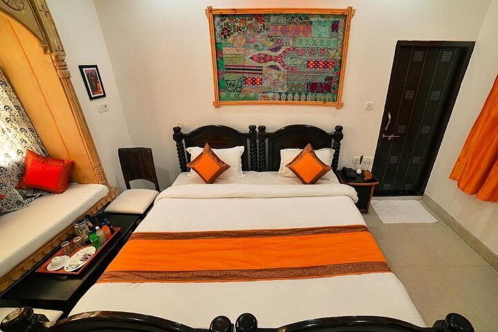 Room 12 of 36