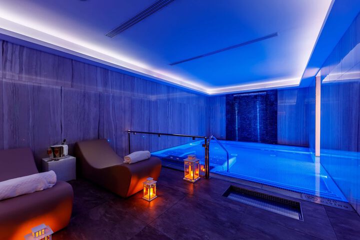 Pool 124 of 168