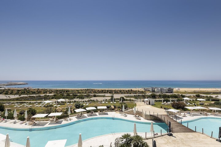 Pools & Facilities