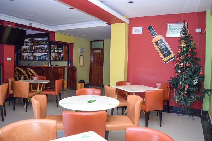 Dining 8 of 8
