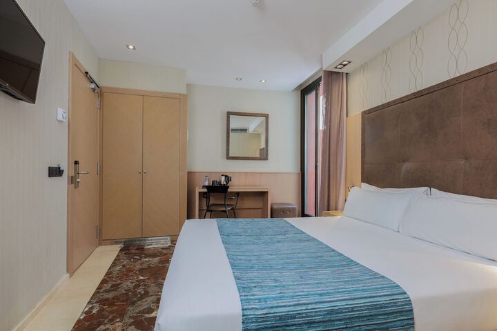 Room 19 of 68
