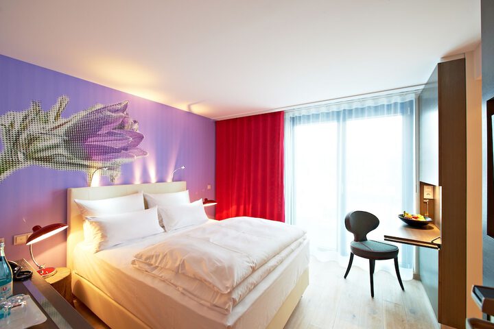 Room 6 of 72