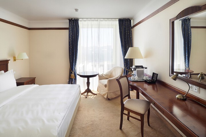 Room 13 of 217
