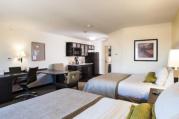 1 Queen Bed Studio Suite (11 of 11)
