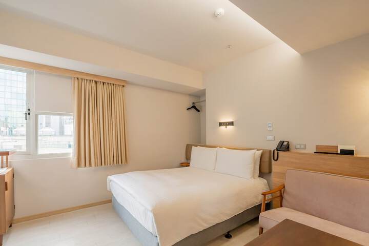 Room 32 of 59