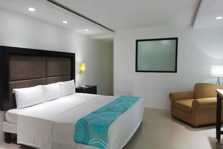 Room 27 of 93