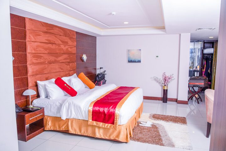 Room 29 of 48