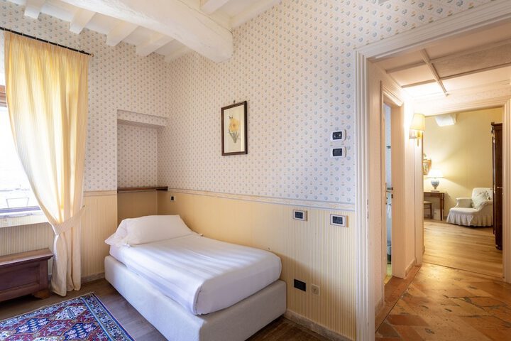 Room 17 of 53