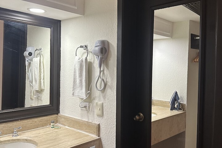 Room 99 of 215