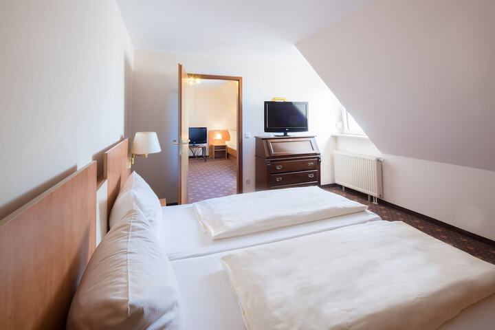Room 5 of 20