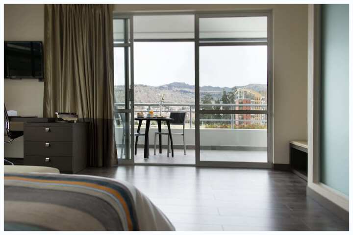 Room 27 of 61