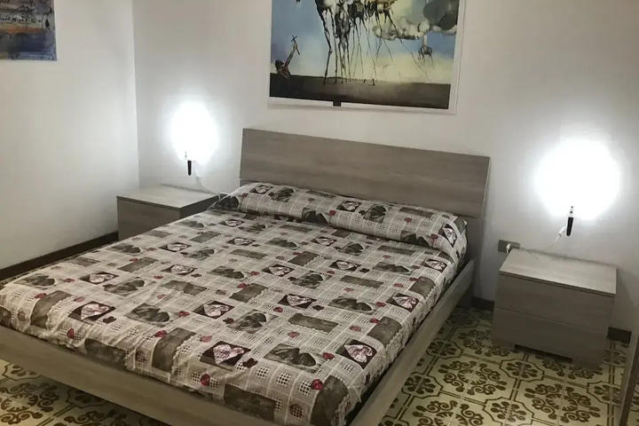 Room 4 of 20