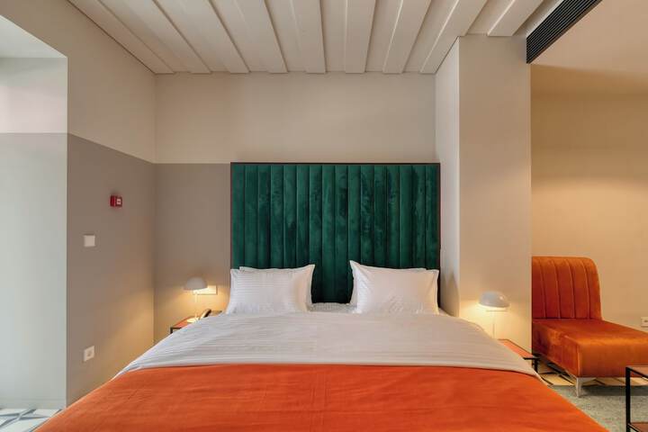 Room 7 of 43