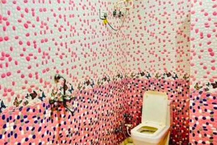 Room 14 of 25