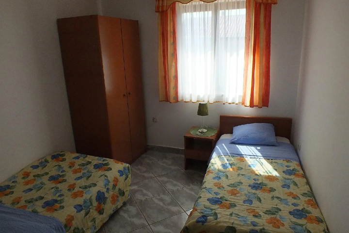Room 3 of 9