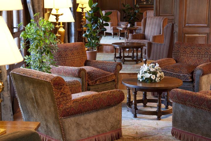 Entrance & Lobby