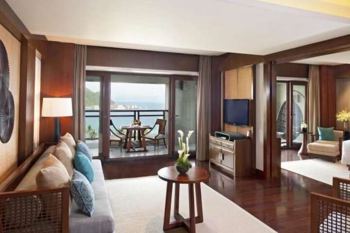 Room 6 of 42