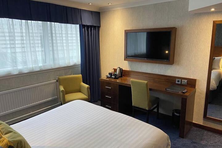 Room 46 of 102