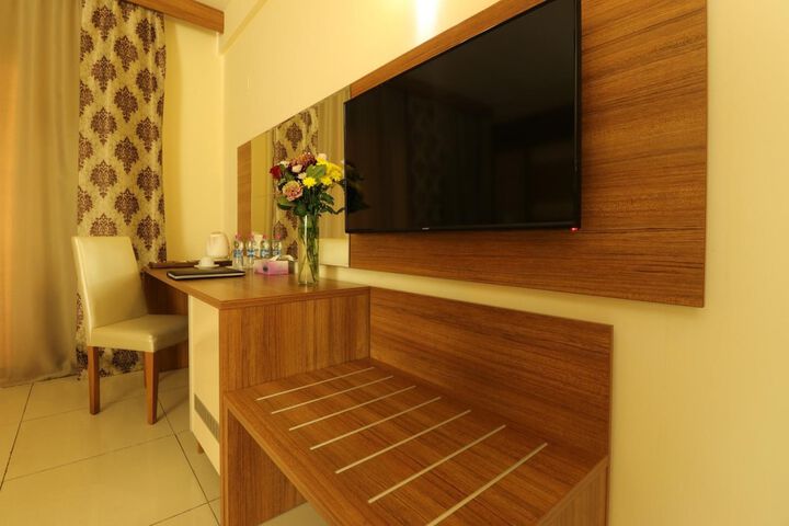 Room 11 of 22
