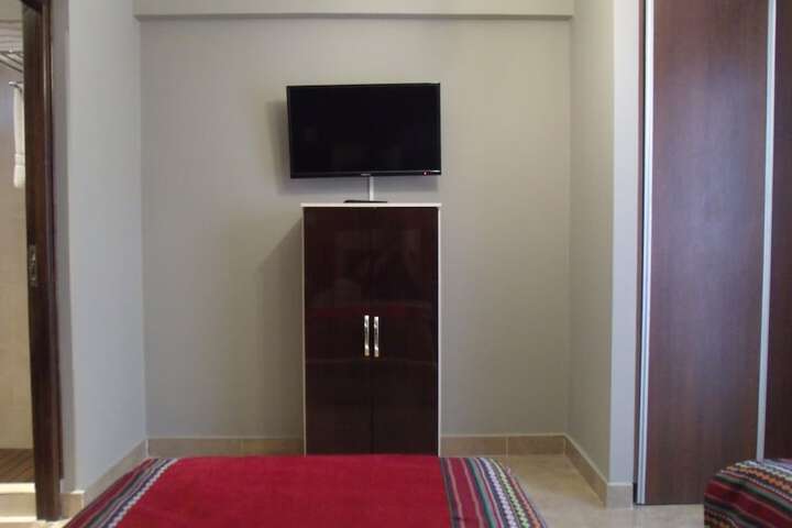 Room 10 of 50