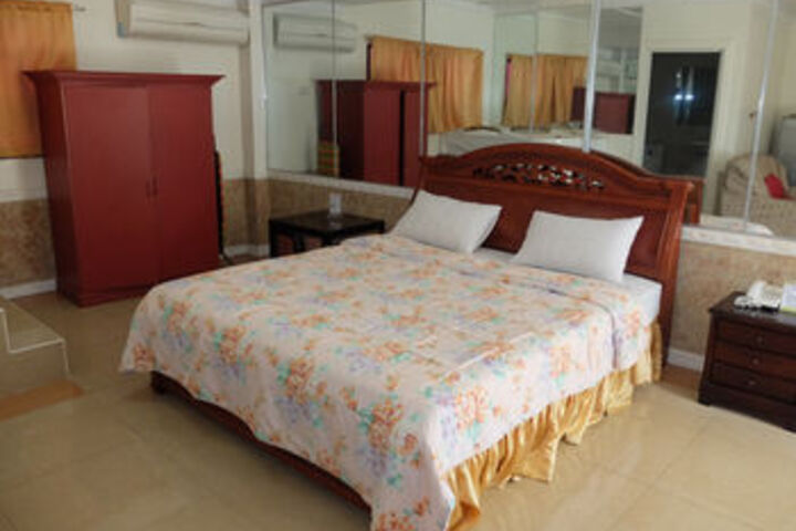 Room 36 of 89