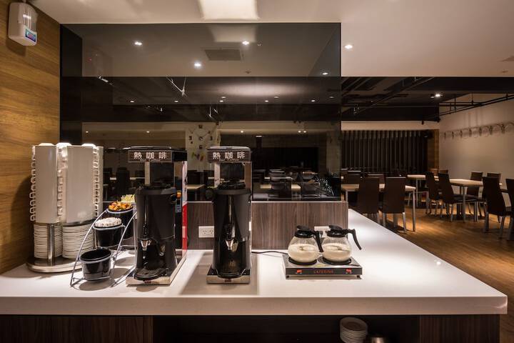 Breakfast/Coffee Service 29 of 57
