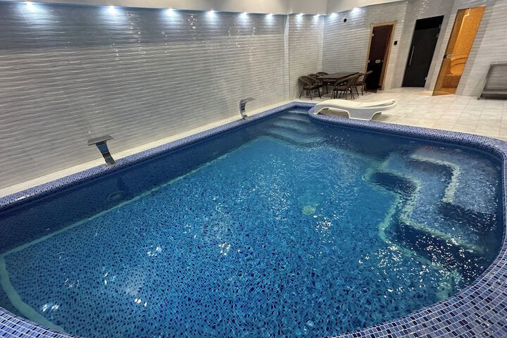 Pool 28 of 32
