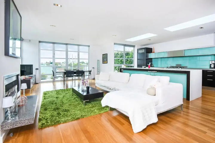 Room 2 of 15