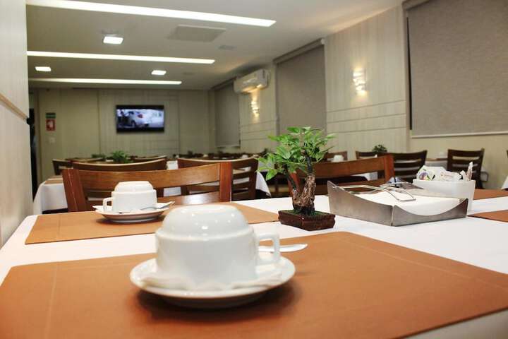 Dining 39 of 53