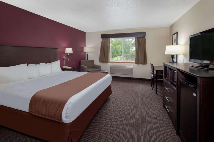 1 King Bed Second Floor No Elevator (11 of 13)