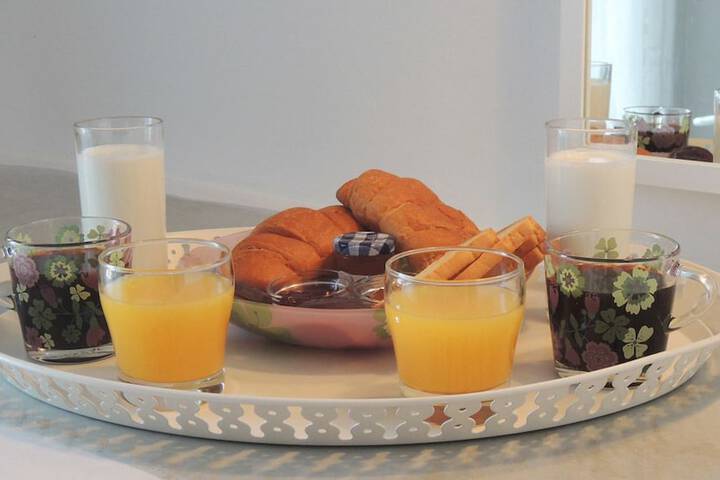 Breakfast/Coffee Service 17 of 27