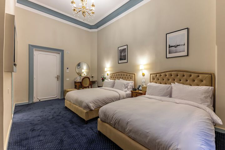 Room 12 of 24