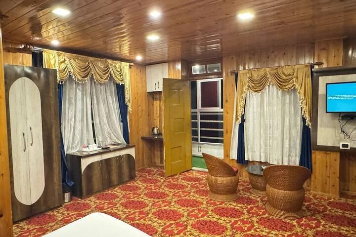 Room 5 of 34