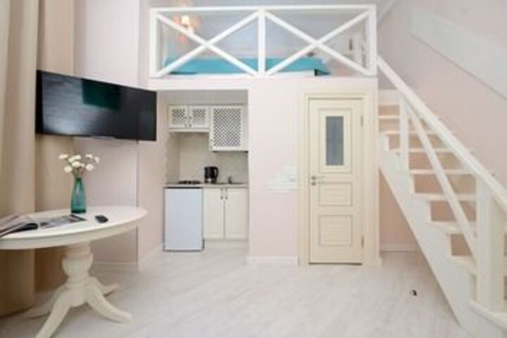LeoHotels Oblaka