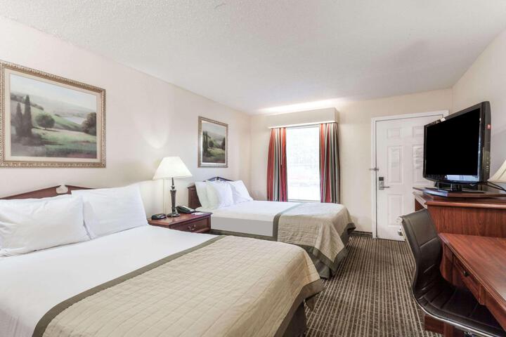 2 Double Beds (1 of 8)