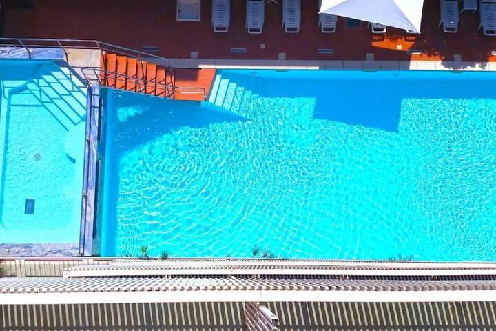 Pool Hotel