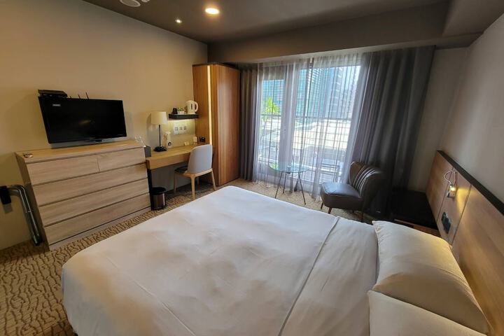 Room 37 of 91