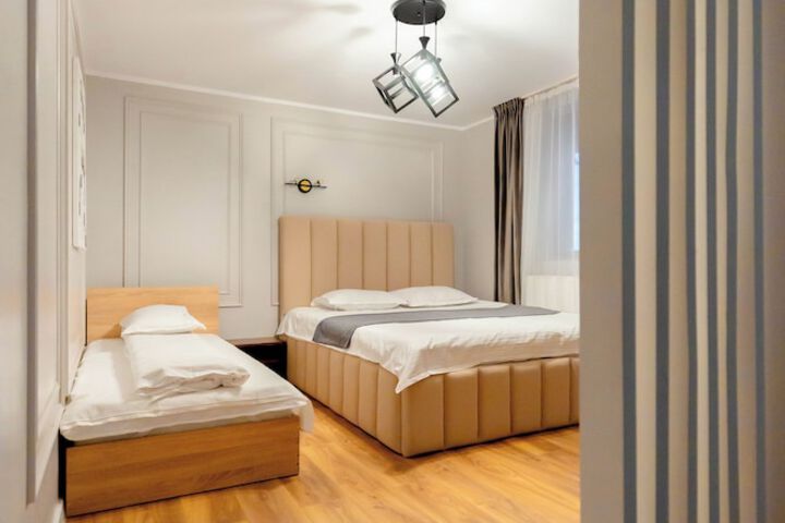 Room 9 of 29