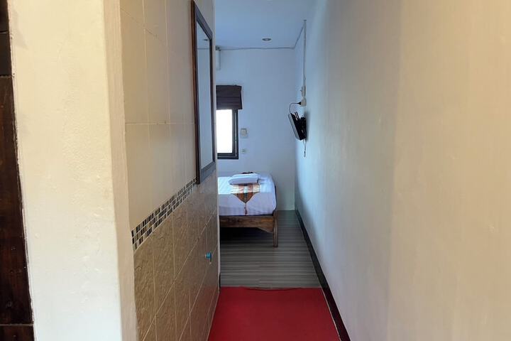 Room 42 of 68