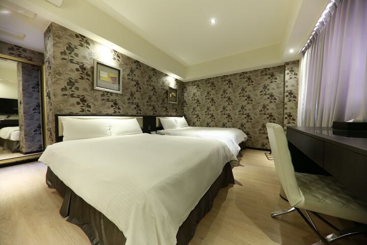 Room 13 of 62